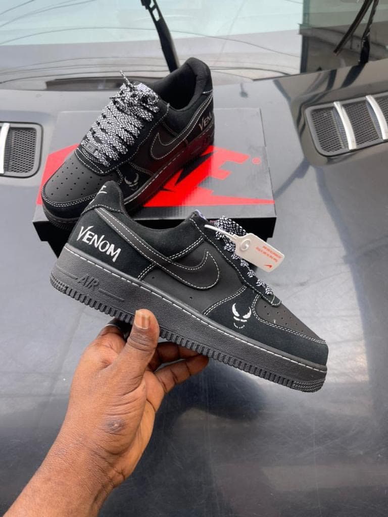 Air Force 1 Venom, Noir et rouge