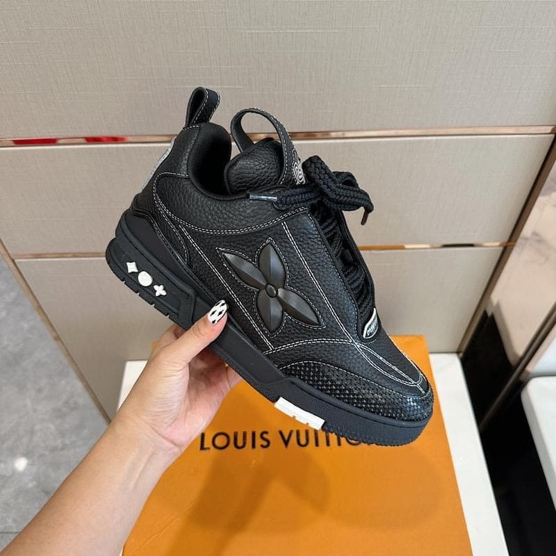LV Trainer, Noir