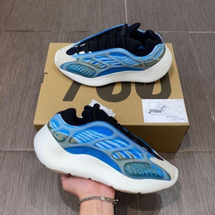 Yeezy Boost 700